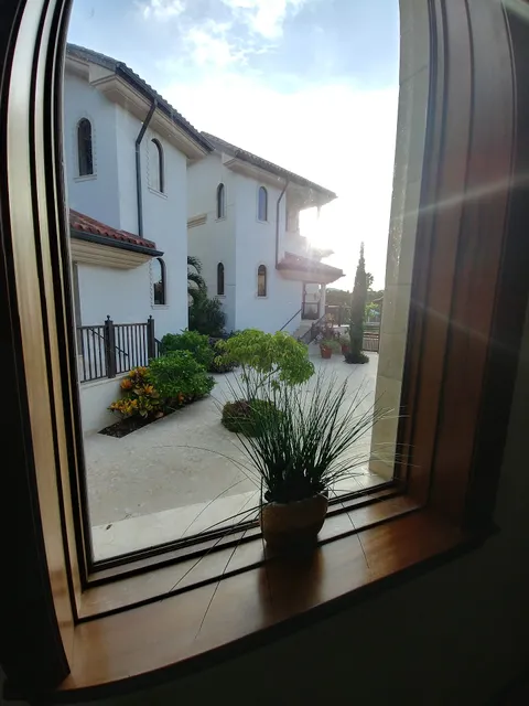 Casa Luna — Luxury Cayman Villas