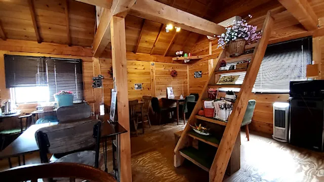 Hapshuu Cake and Café