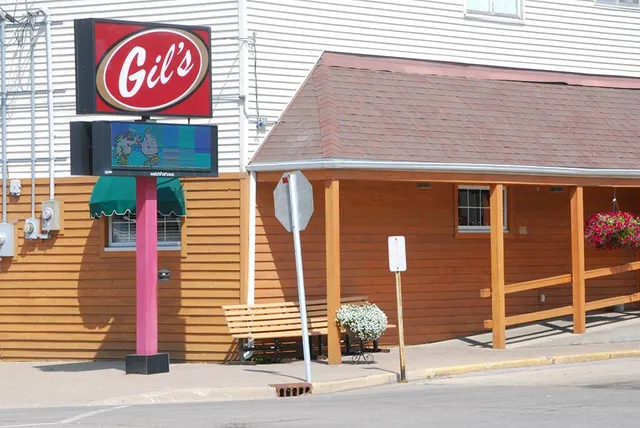 Gil's Supper Club
