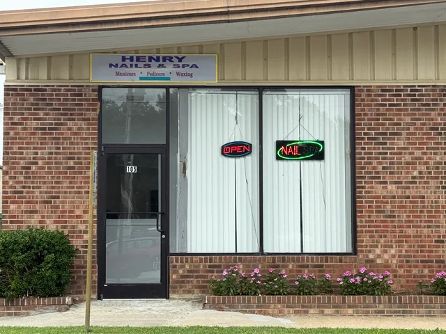 HENRY NAILS & SPA