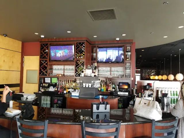 Inyo Restaurant & Lounge