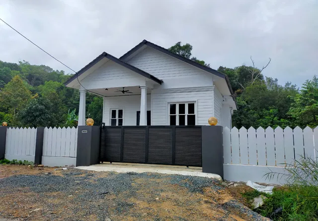 TANJUNG JARA COTTAGE