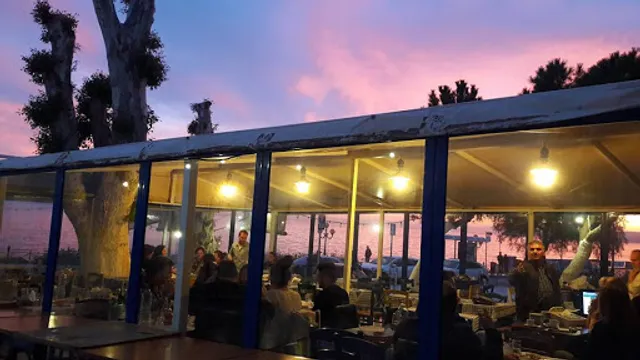 FISH TAVERN MEZEDOPOLIO UZERI - THE LIGHTHOUSE