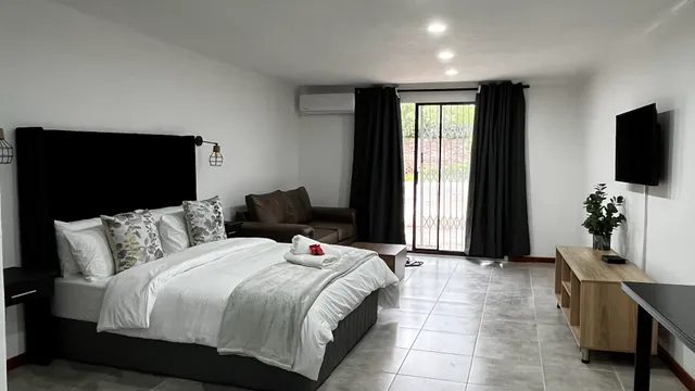 Riverstone Studio - Self Catering Accommodation