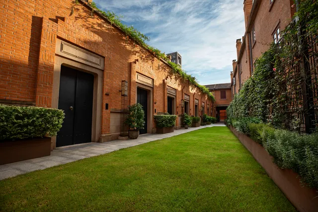 Shanghai Jianyeli Capella Hotel