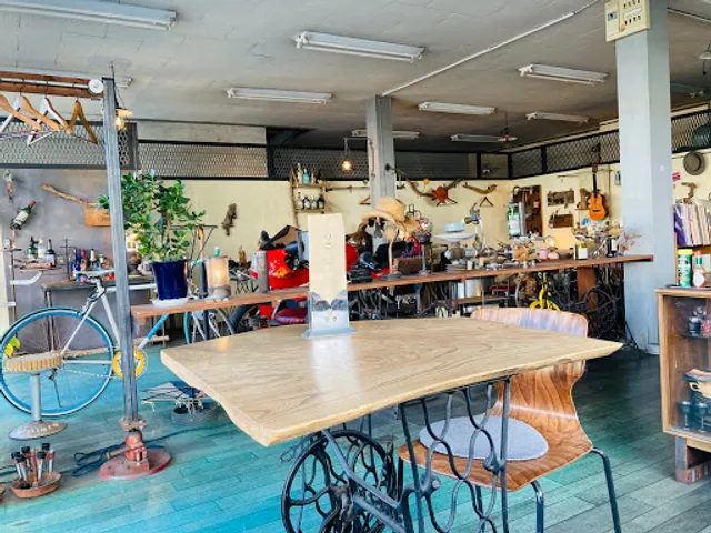 TWO cafe,gallary&rental studio