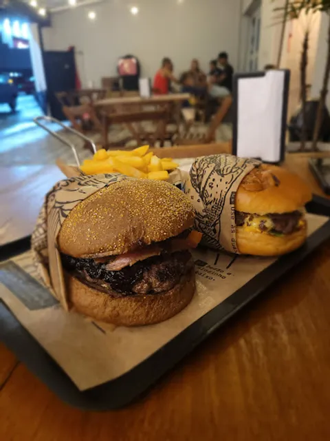 THE BLACK BURGUER - HAMBURGUERIA