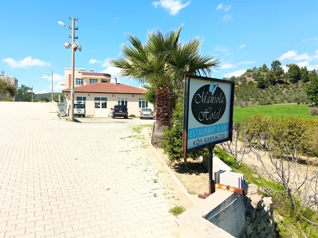 Maniola hotel