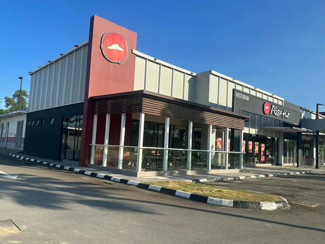 Pizza Hut Restaurant Tuaran Bypass