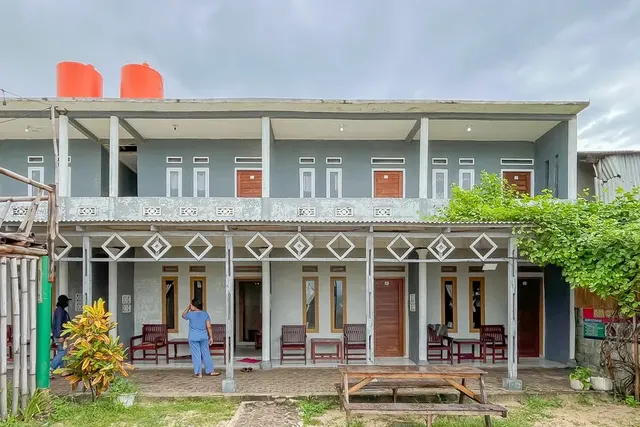 Penginapan Diar near Pantai Santolo