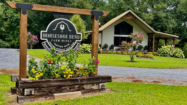 Horseshoe Bend Farm Wines
