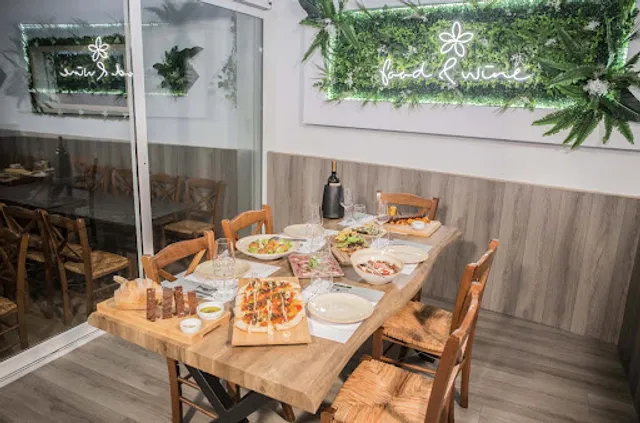 To Yiasemi Food & Wine Experience