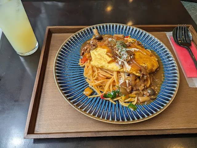 CAFE & LOBBY 隠::IN