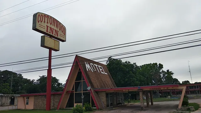 Cottonwood Inn Motel