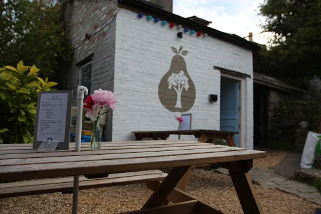 Pear Tree Produce Cafe