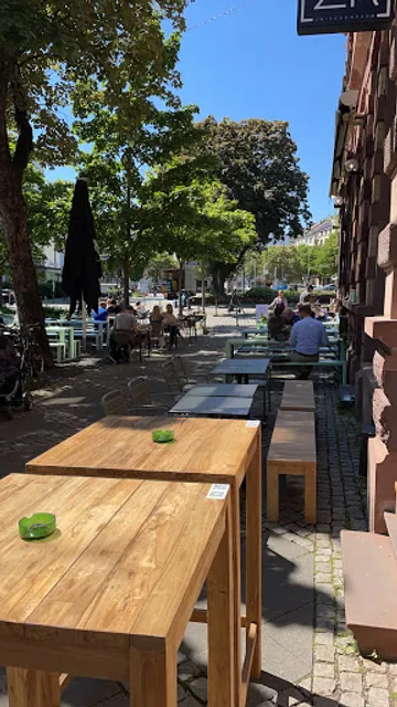 Zwischenraum Café-Aperitivobar