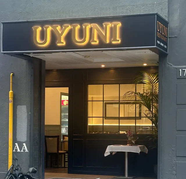 UYUNI | Restaurante en Plaça Espanya