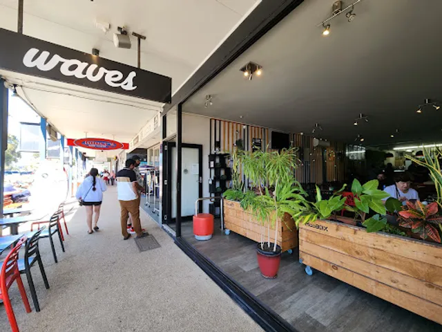 Waves Cafe