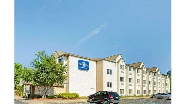 Microtel Inn & Suites by Wyndham Roseville/Detroit Area