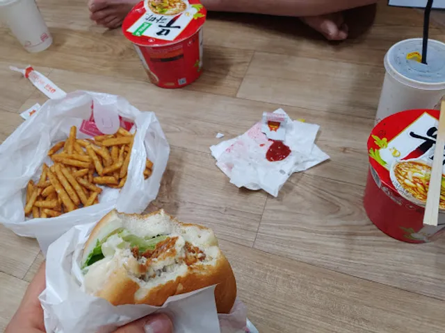 맘스터치 신전주대점