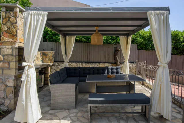 Nikos & Vassilis Apartments