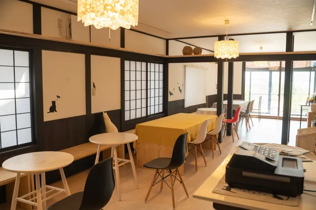 cafe DAMON (カフェダモン)