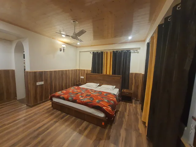 Gayatri Lodge Hotel in Kasauli