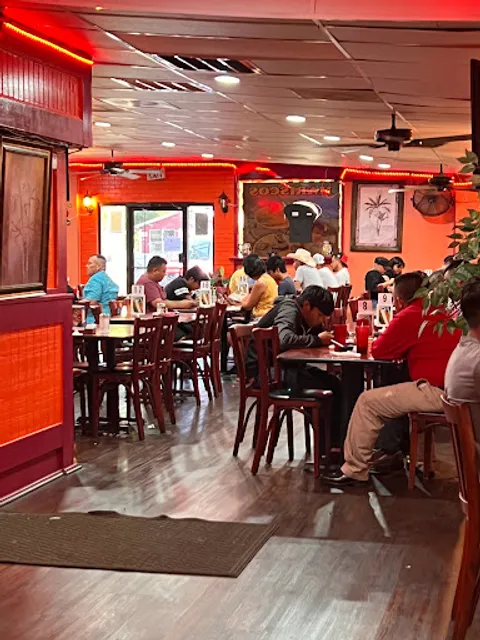 Taqueria y Pupuseria Azteca