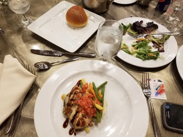 Nu Restaurant and Lounge at Hyatt Regency Long Island