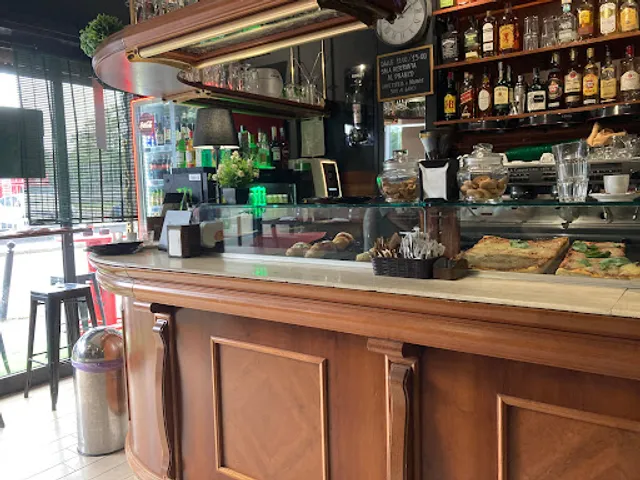 Leonis cornetteria. piadineria