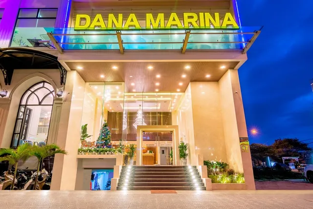 Khách sạn Dana marina