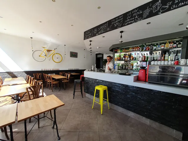 Le Café Saint Louis