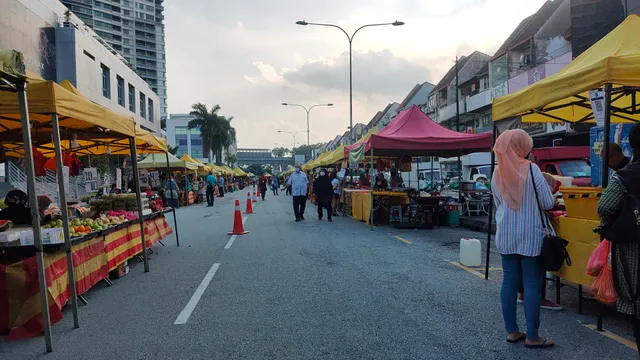 Pasar Malam TTDI • Ahad