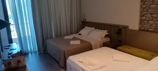 LYDIA suites and rooms