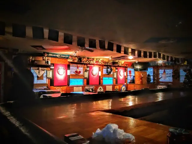 Medina Lake Country Club Bar and Grill