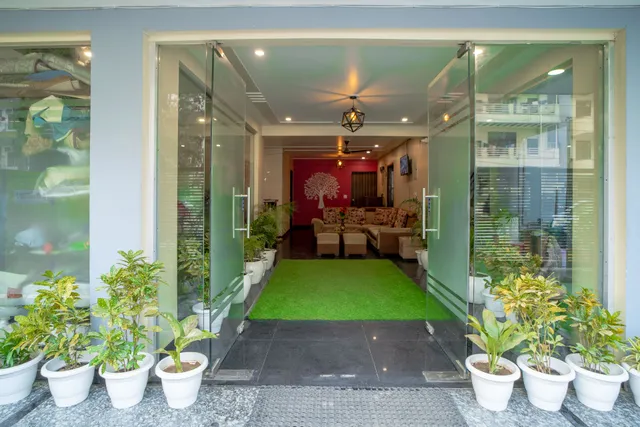 The Lodgers - 2 BHK Serviced Apartments near Artemis Hospital