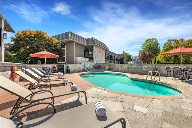 Best Western Plus Burnaby Hotel