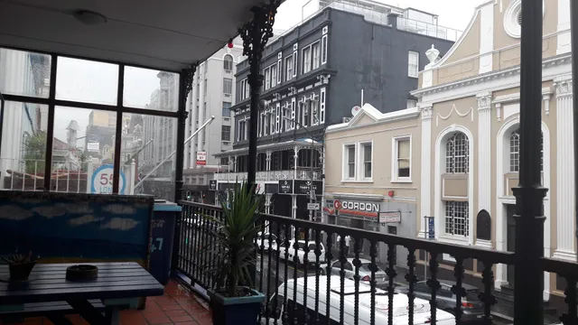 Two Oceans Backpackers