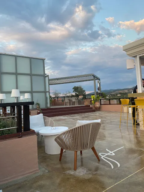 Athenolia Winebar - Restaurant Kyparissia