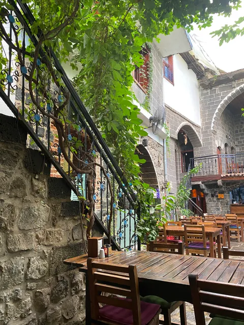 Palace Gate Cafe & Breakfast