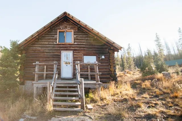Snowy Mountain Lodge