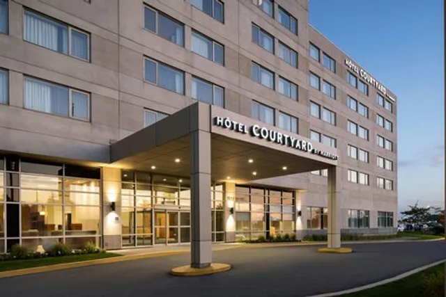 Courtyard by Marriott Montreal Airport