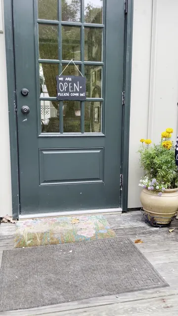 Montgomery & Taggert Bookshop