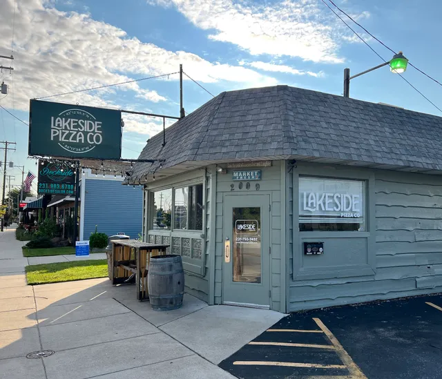 Lakeside Pizza Company