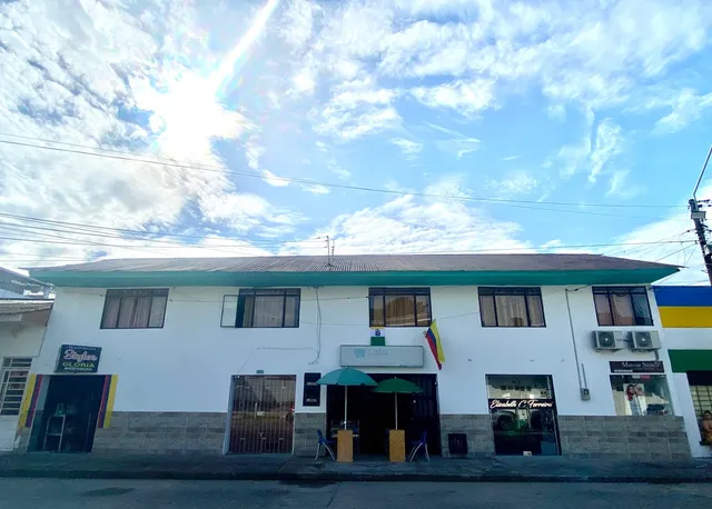 Casa Retro Acacias Hostel