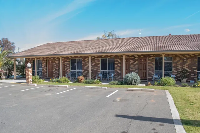 Highway Inn Motel Hay