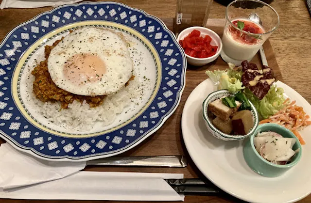 カフェ ウラダナ