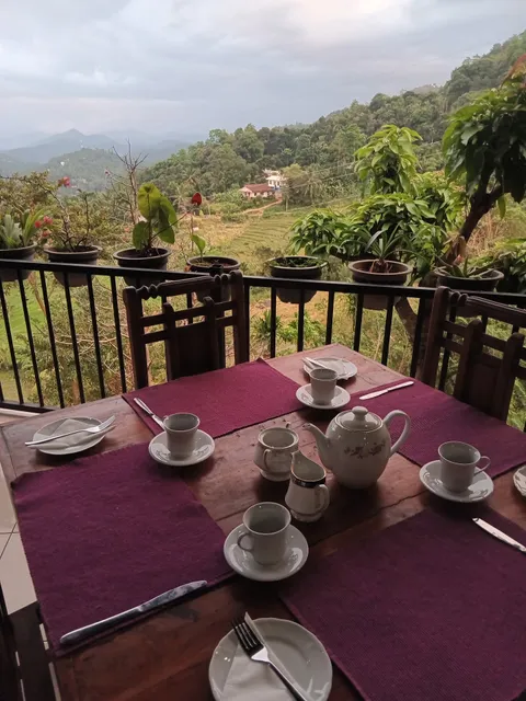 Kandy Ivy Banks Mountain View Resort