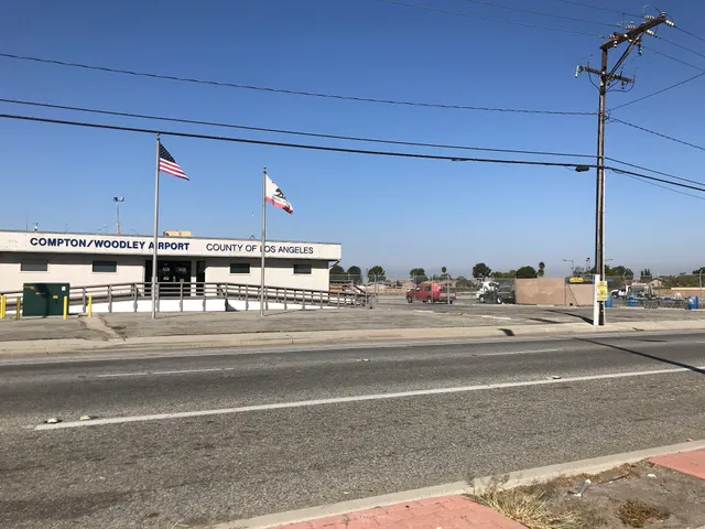 Compton/Woodley Airport