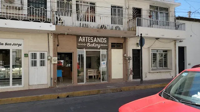 Artesanos Bakery